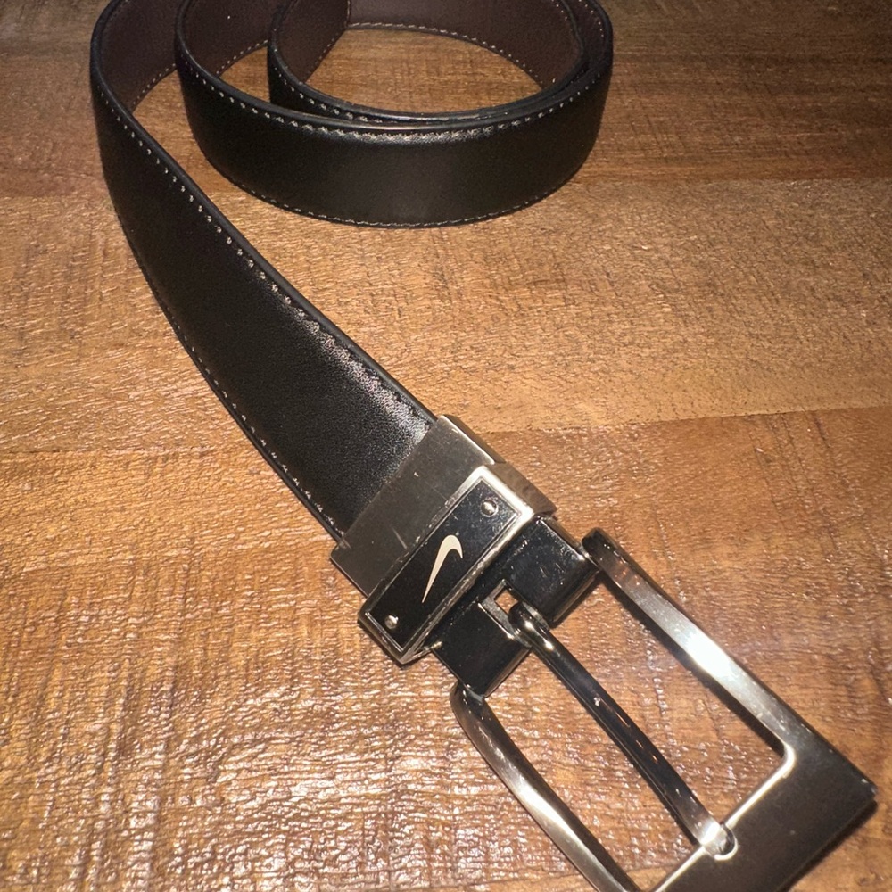 Nike Black Leather Belt with Silver Buckle Men size 34